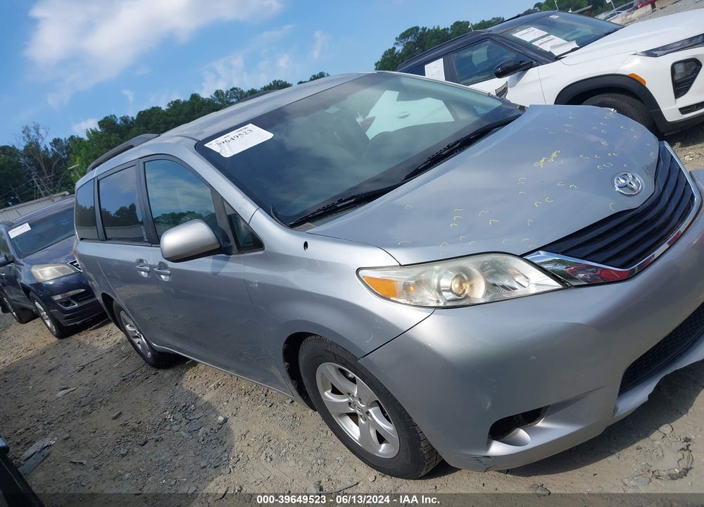 2014 TOYOTA SIENNA LE V6 8 PASSENGER VIN: 5TDKK3DC0ES485639