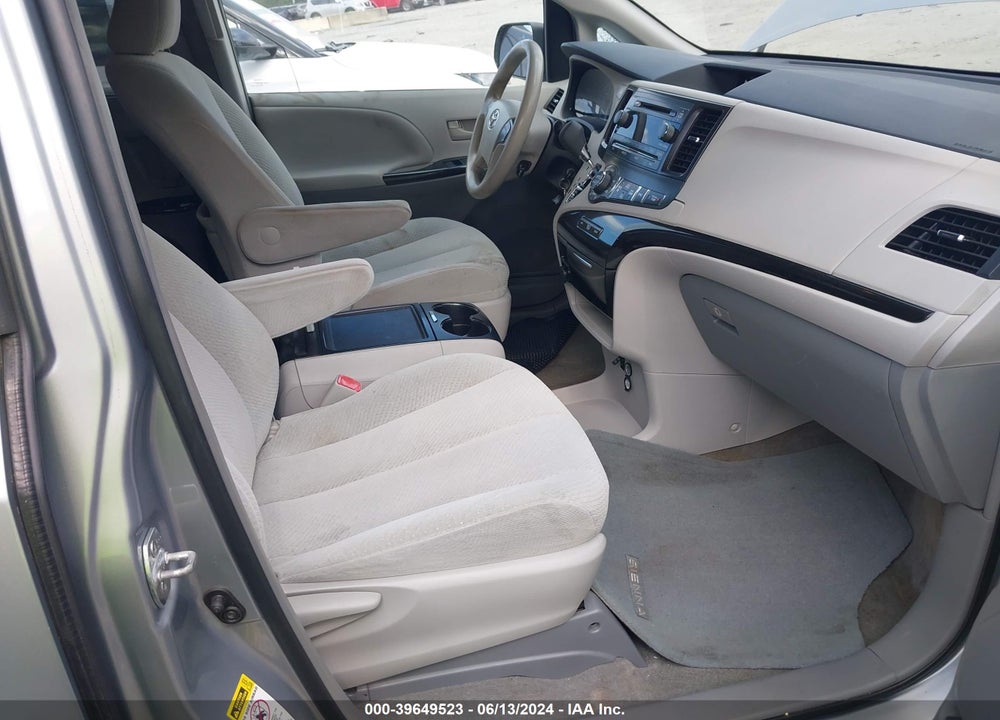 2014 TOYOTA SIENNA LE V6 8 PASSENGER VIN: 5TDKK3DC0ES485639
