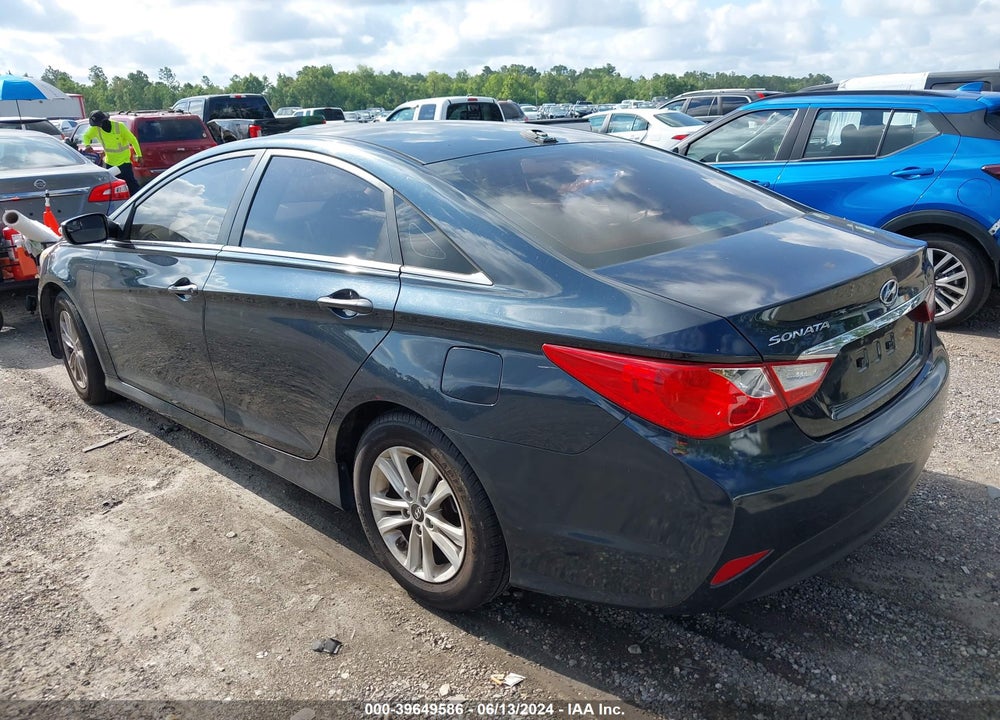 2014 HYUNDAI SONATA GLS VIN: 5NPEB4AC1EH935179