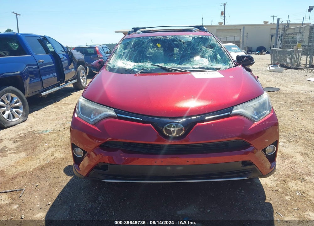 2018 TOYOTA RAV4 XLE VIN: 2T3WFREV0JW454943