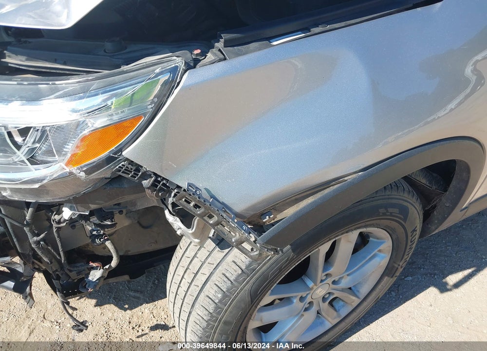 2015 KIA SORENTO LX VIN: 5XYKT3A62FG658393