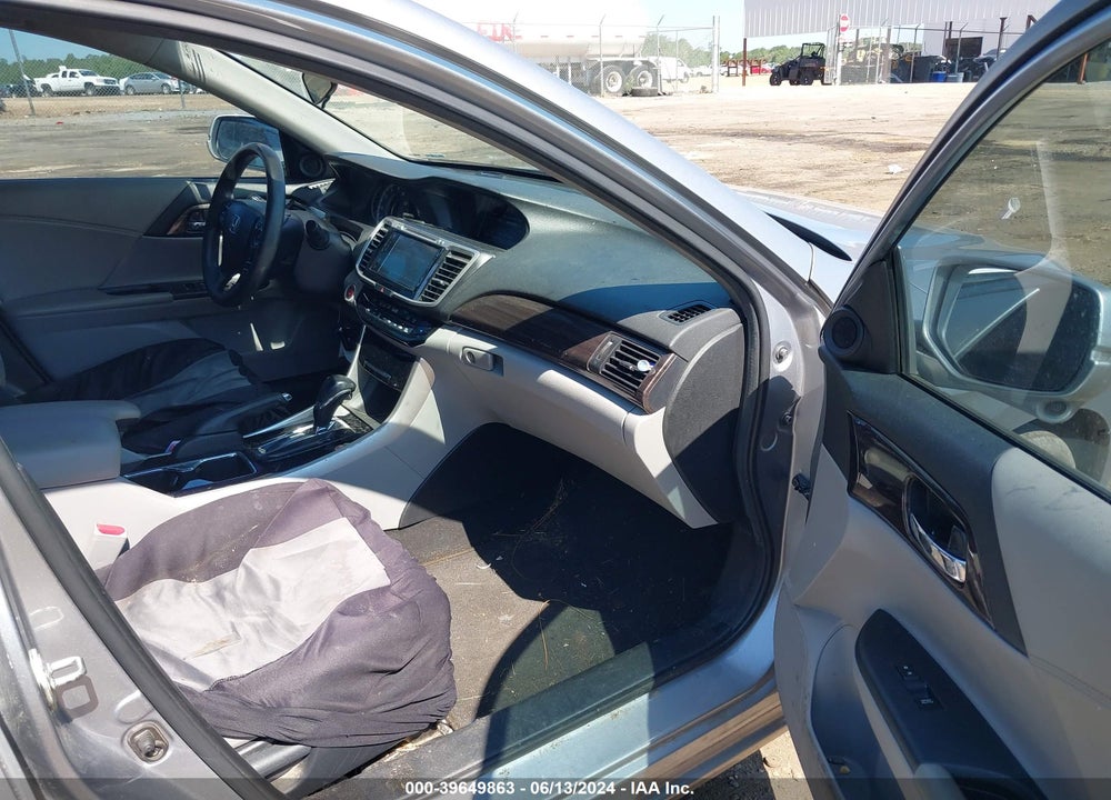 2016 HONDA ACCORD VIN: 1HGCR2F01GA163235