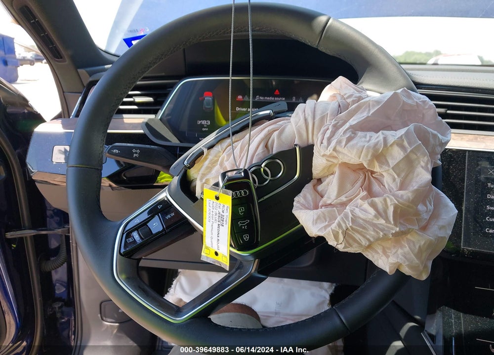 2022 AUDI E-TRON PREMIUM QUATTRO VIN: WA1AAAGE9NB037899