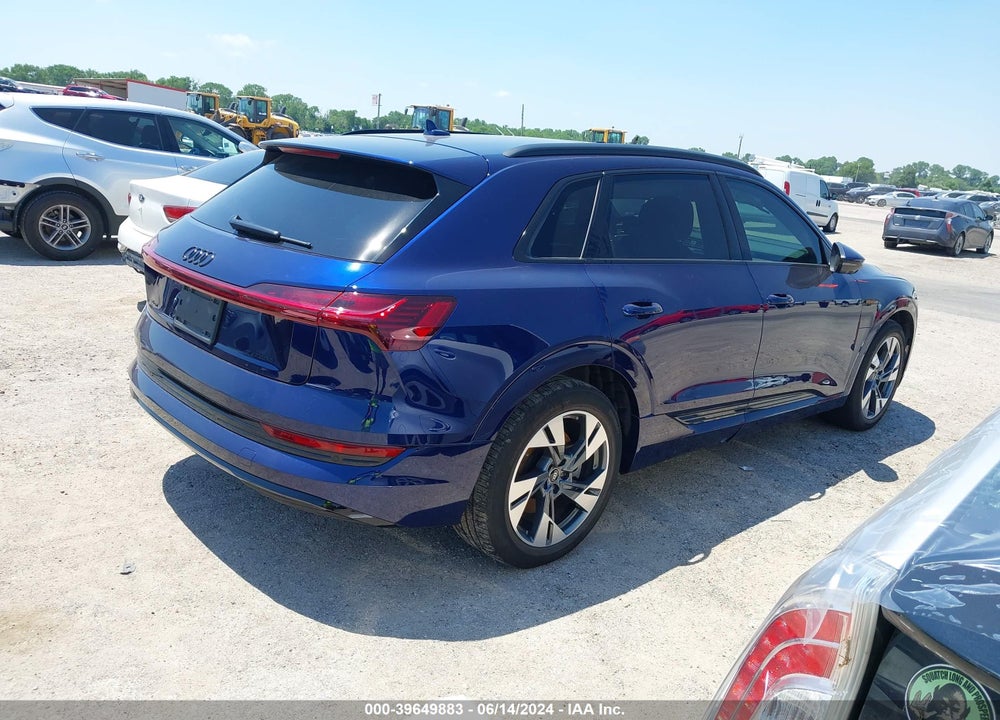 2022 AUDI E-TRON PREMIUM QUATTRO VIN: WA1AAAGE9NB037899