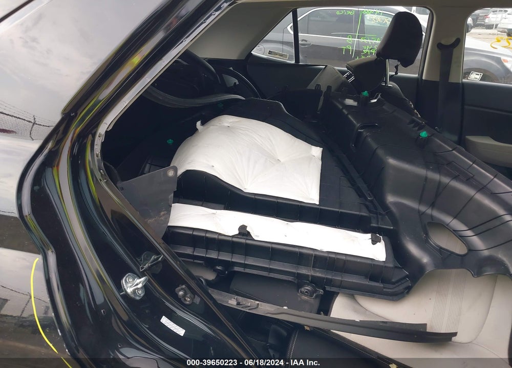 2021 HYUNDAI VENUE SEL VIN: KMHRC8A33MU082614