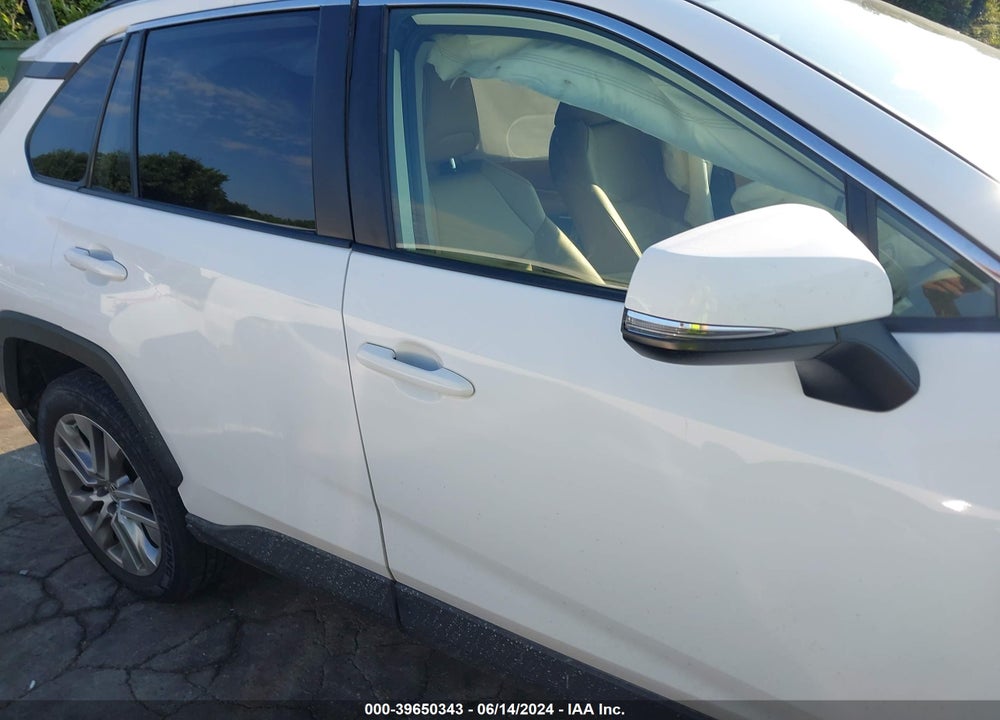 2019 TOYOTA RAV4 XLE PREMIUM VIN: JTMC1RFV8KD038864