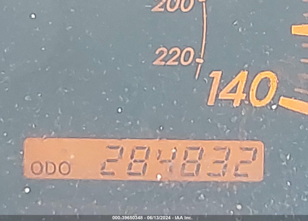 2005 TOYOTA CAMRY SE VIN: 4T1BE32K75U561995