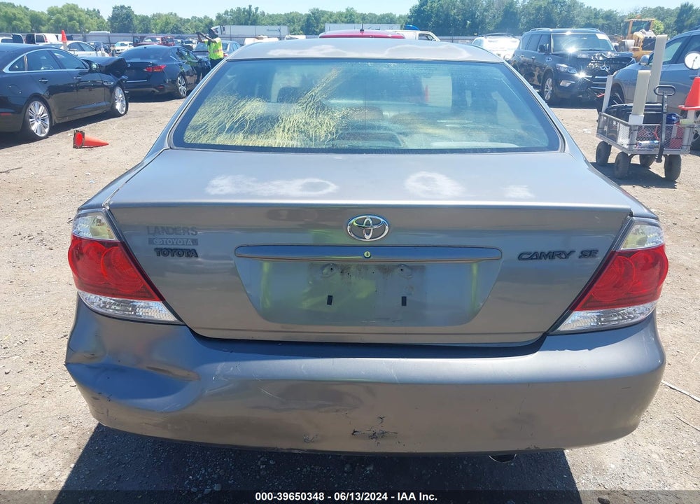2005 TOYOTA CAMRY SE VIN: 4T1BE32K75U561995