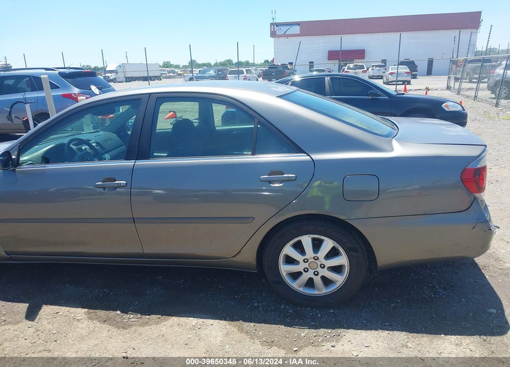 2005 TOYOTA CAMRY SE VIN: 4T1BE32K75U561995