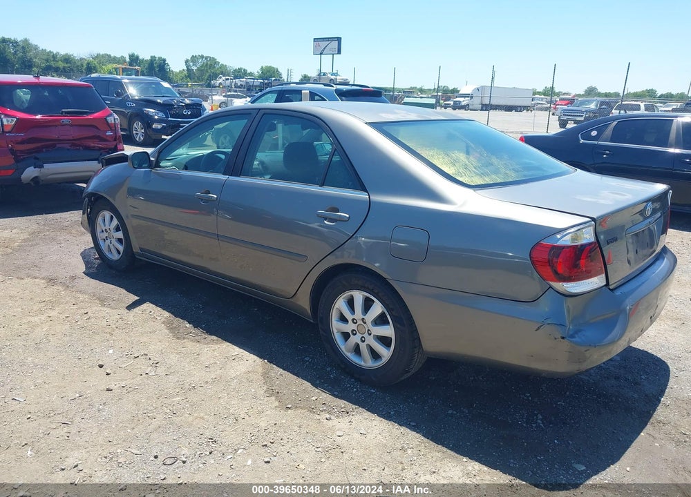 2005 TOYOTA CAMRY SE VIN: 4T1BE32K75U561995