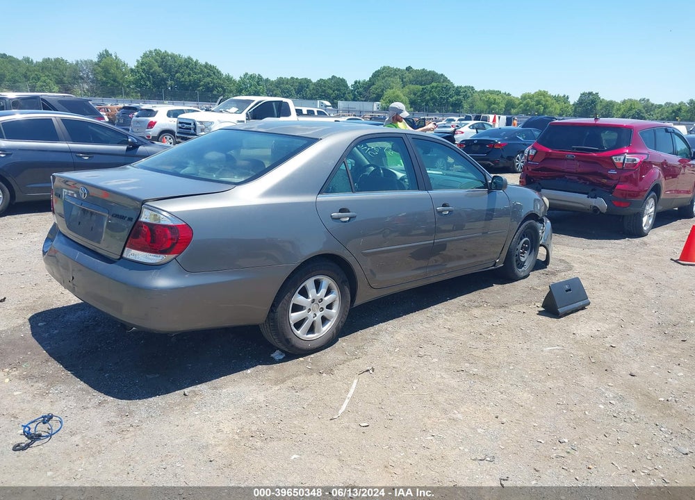 2005 TOYOTA CAMRY SE VIN: 4T1BE32K75U561995