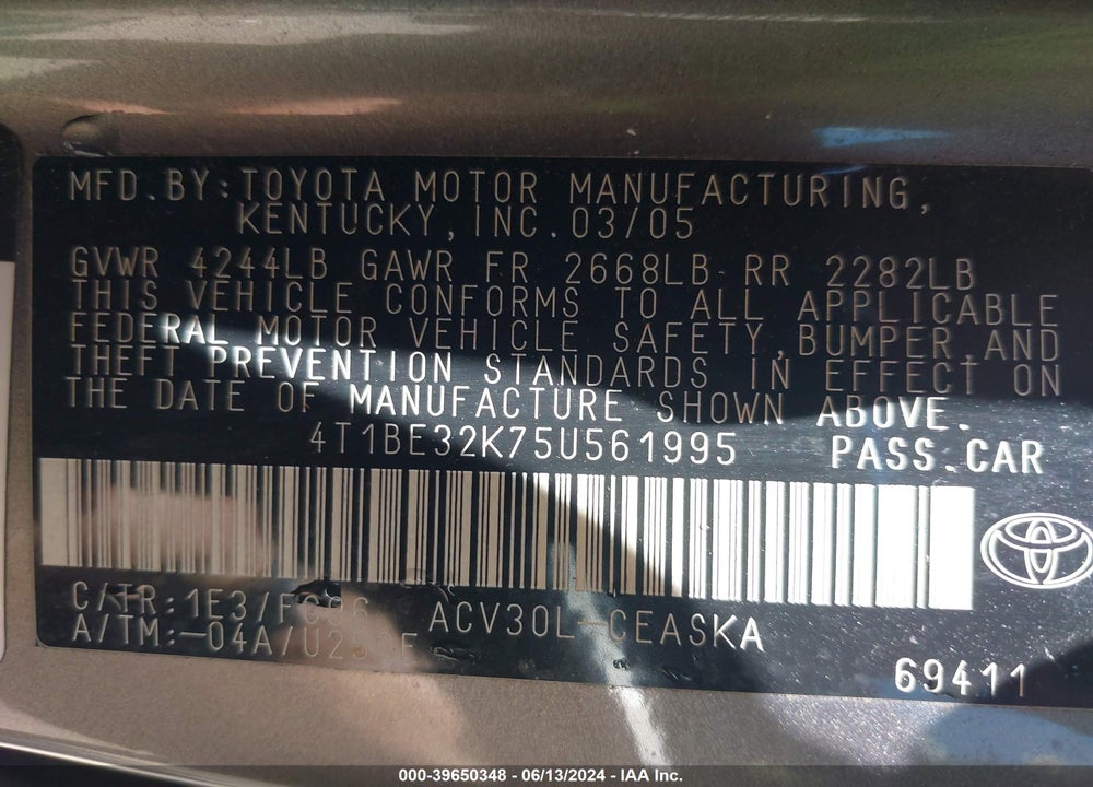 2005 TOYOTA CAMRY SE VIN: 4T1BE32K75U561995