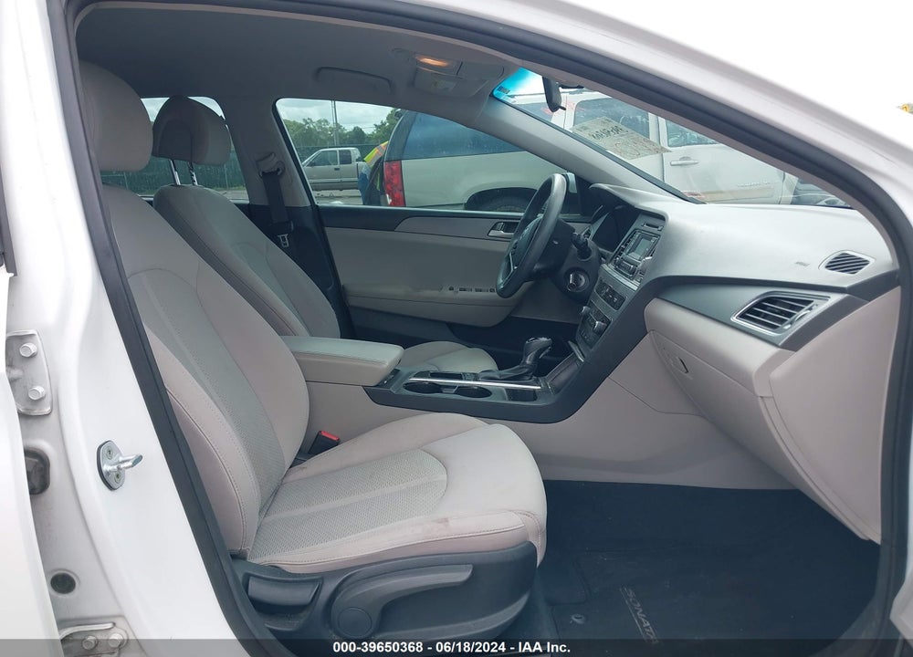2015 HYUNDAI SONATA SE VIN: 5NPE24AF6FH059074