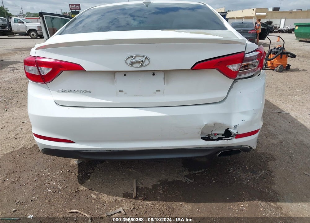 2015 HYUNDAI SONATA SE VIN: 5NPE24AF6FH059074