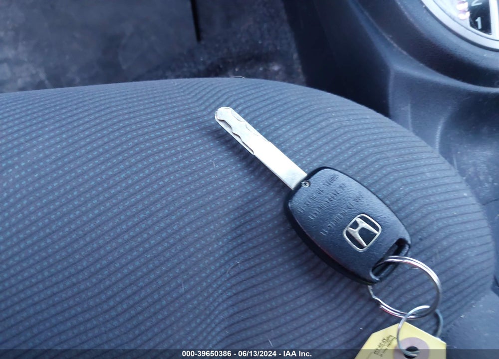 2012 HONDA FIT VIN: JHMGE8H34CC028270