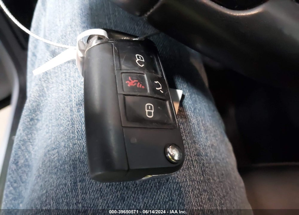 2018 VOLKSWAGEN TIGUAN 2.0T SE/2.0T SEL VIN: 3VV3B7AX8JM078649