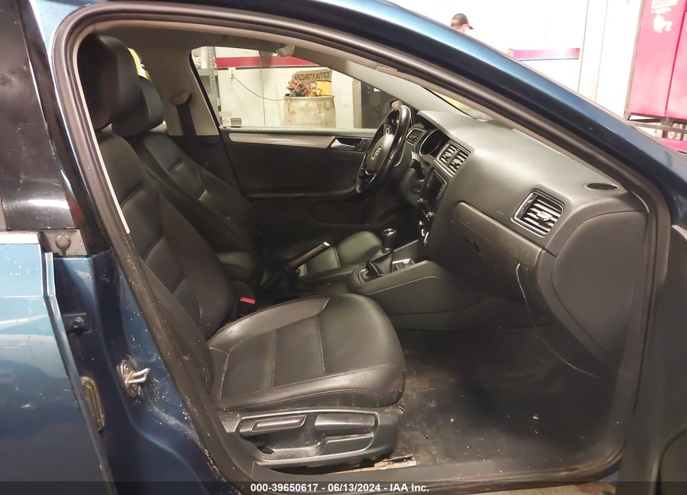 2017 VOLKSWAGEN JETTA 1.4T SE VIN: 3VWB67AJ1HM330937