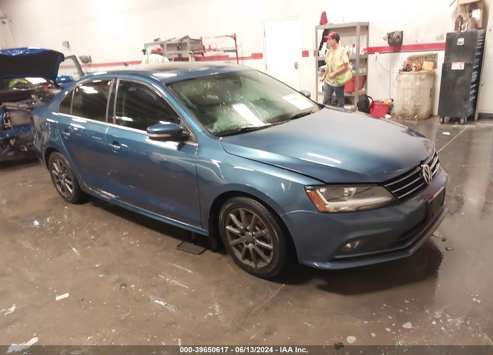 2017 VOLKSWAGEN JETTA 1.4T SE VIN: 3VWB67AJ1HM330937