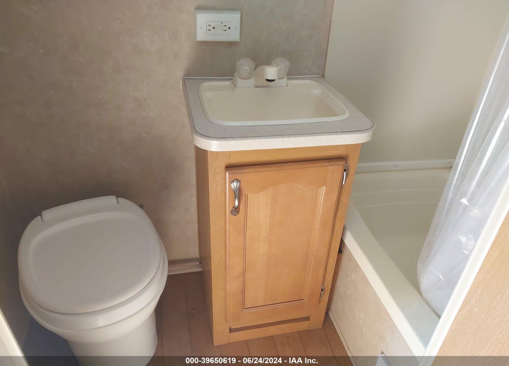 2006 GULFSTREAM AMERI-LITE TRAVEL TRAILER VIN: 1NL1GTJ2761076118