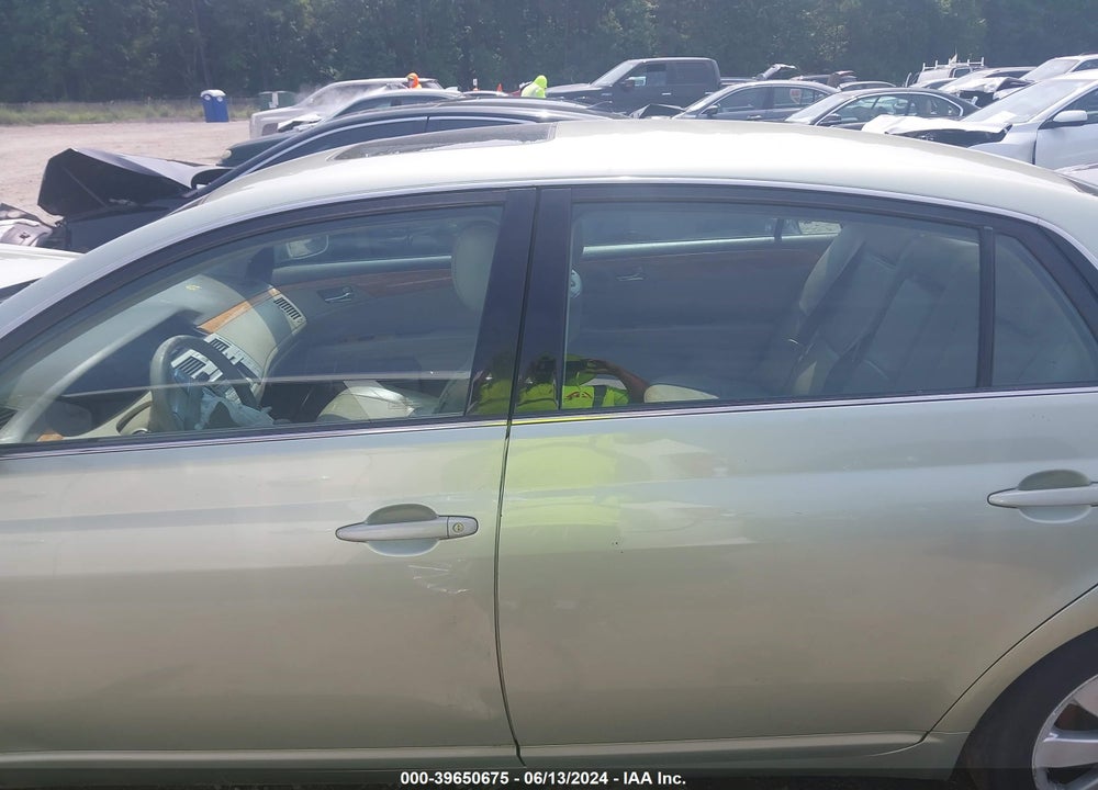 2005 TOYOTA AVALON VIN: 4T1BK36B75U022747
