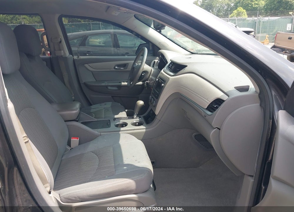 2015 CHEVROLET TRAVERSE LS VIN: 1GNKVFEDXFJ377289