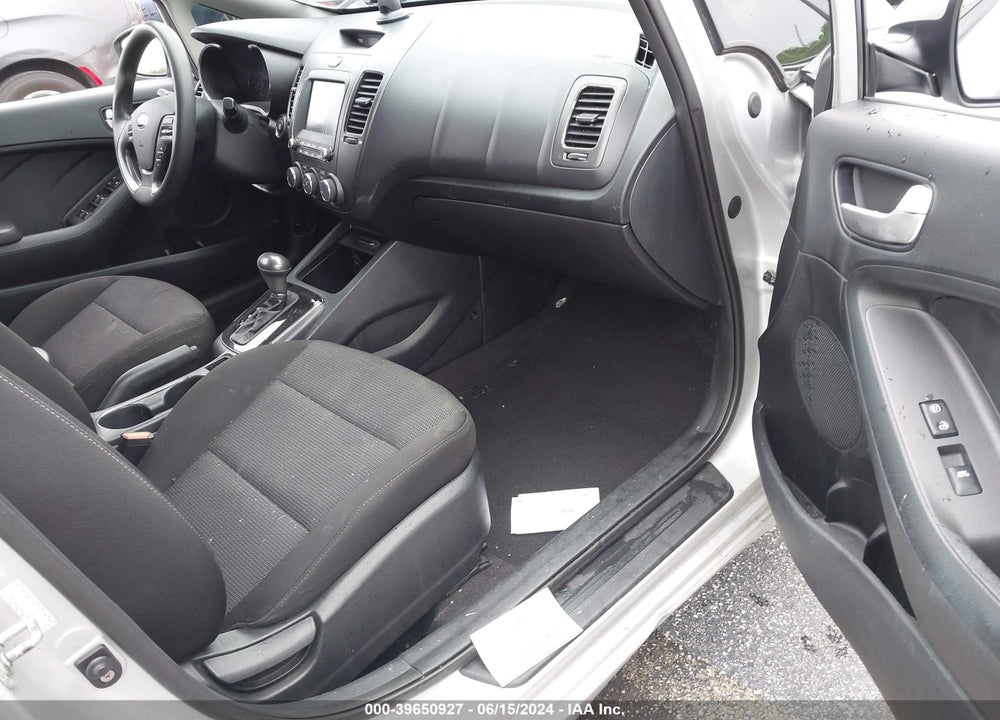 2017 KIA FORTE LX VIN: KNAFK5A84H5670765