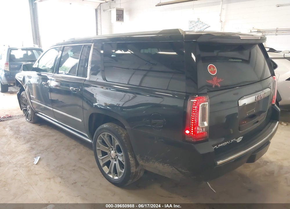 2020 GMC YUKON XL 4WD DENALI VIN: 1GKS2HKJ8LR219610