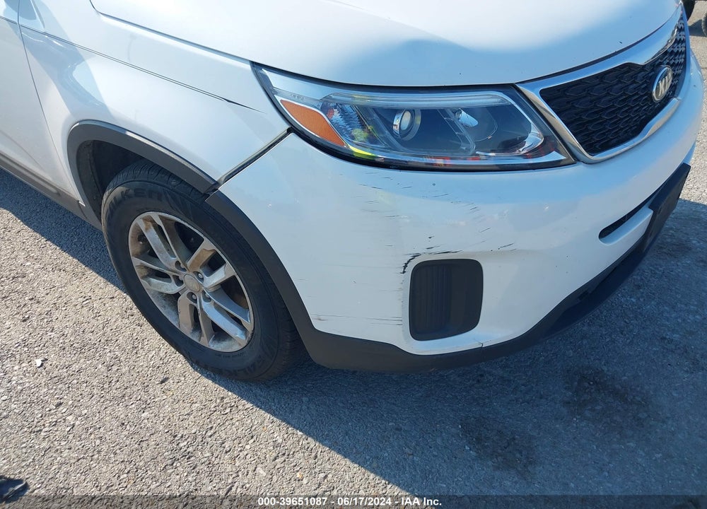 2015 KIA SORENTO LX VIN: 5XYKT3A6XFG582079