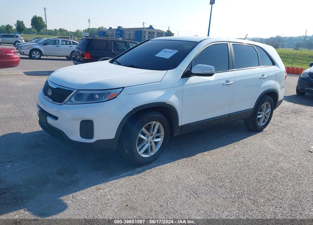 2015 KIA SORENTO LX VIN: 5XYKT3A6XFG582079