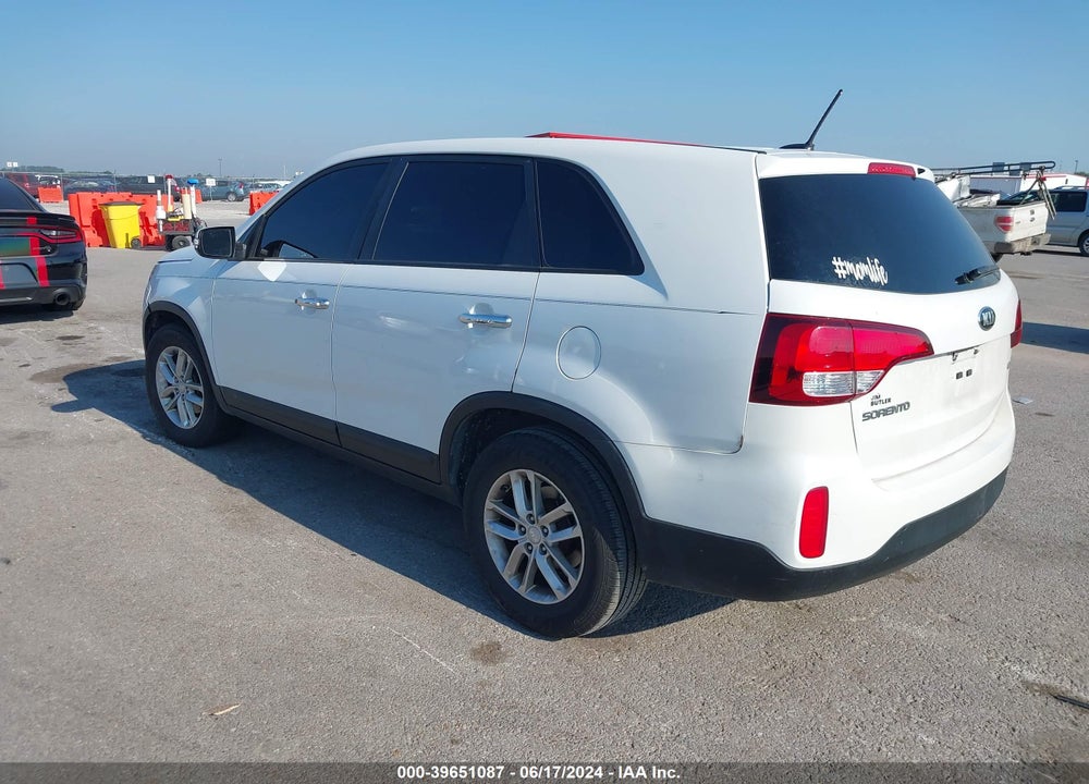 2015 KIA SORENTO LX VIN: 5XYKT3A6XFG582079