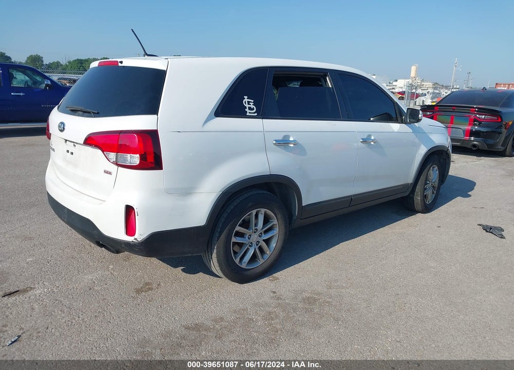 2015 KIA SORENTO LX VIN: 5XYKT3A6XFG582079