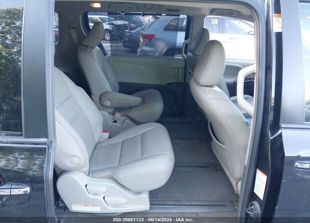 2017 TOYOTA SIENNA XLE 7 PASSENGER VIN: 5TDDZ3DC1HS179011