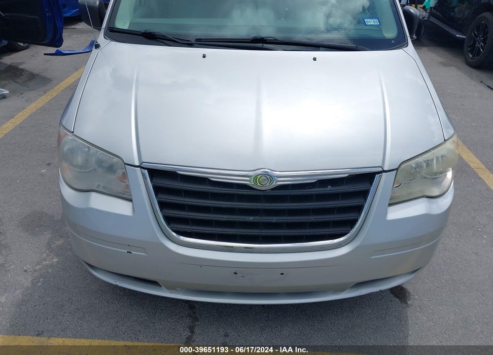 2008 CHRYSLER TOWN & COUNTRY LX VIN: 2A8HR44H38R658874