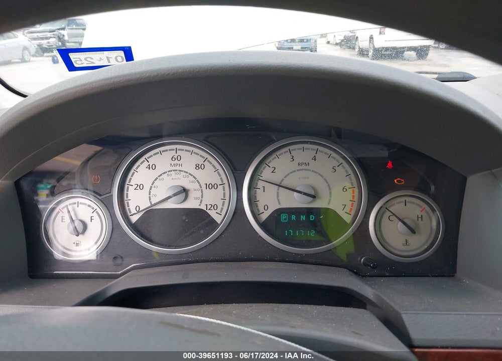 2008 CHRYSLER TOWN & COUNTRY LX VIN: 2A8HR44H38R658874