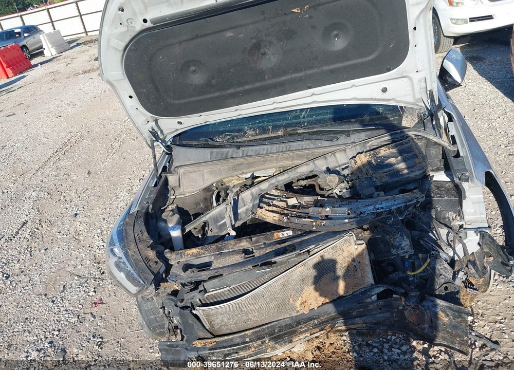2017 HYUNDAI SANTA FE SE VIN: KM8SM4HFXHU213681
