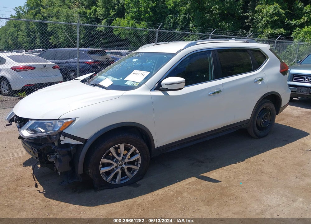 2018 NISSAN ROGUE SV VIN: KNMAT2MV8JP530545