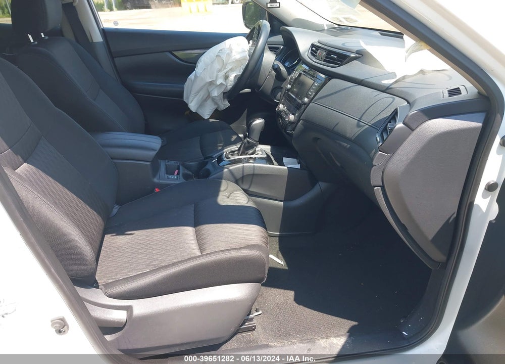 2018 NISSAN ROGUE SV VIN: KNMAT2MV8JP530545