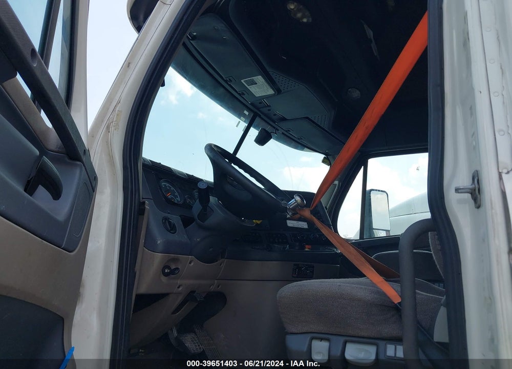 2018 FREIGHTLINER CASCADIA 125 VIN: 3AKJGLDV6JSJX7351