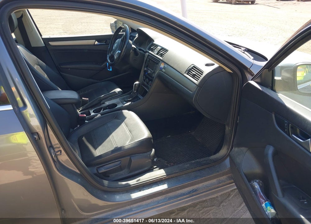 2014 VOLKSWAGEN PASSAT 2.0L TDI SE VIN: 1VWBN7A32EC066841