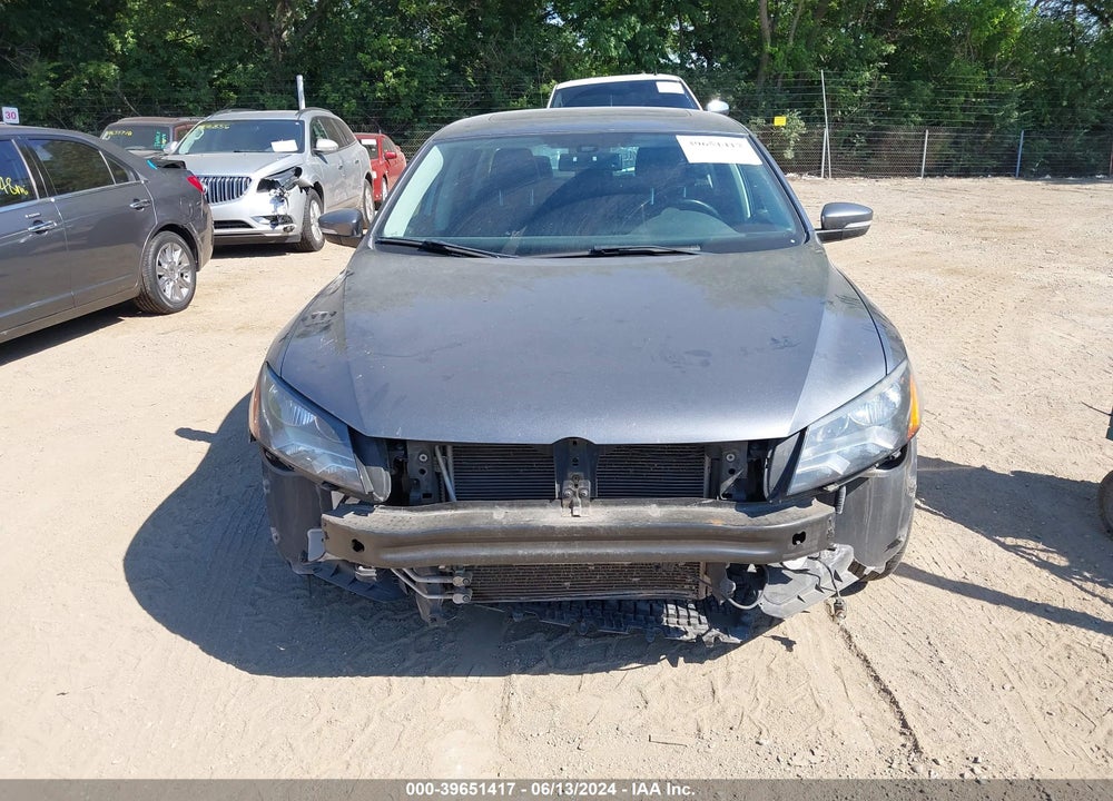 2014 VOLKSWAGEN PASSAT 2.0L TDI SE VIN: 1VWBN7A32EC066841