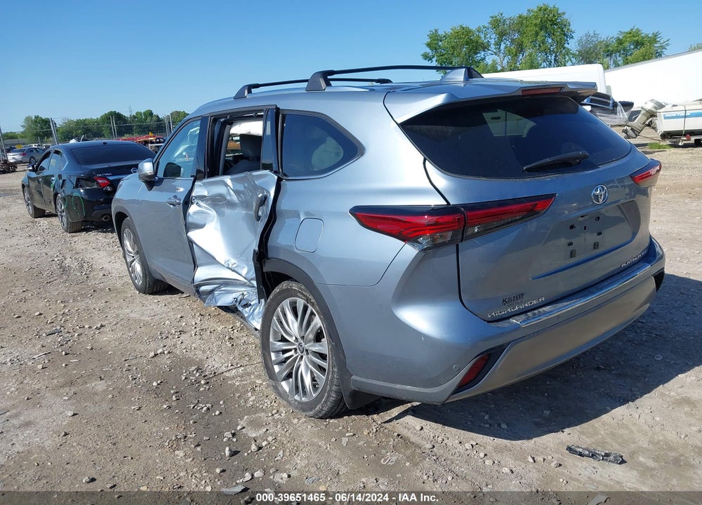 2022 TOYOTA HIGHLANDER PLATINUM VIN: 5TDFZRBH1NS225104