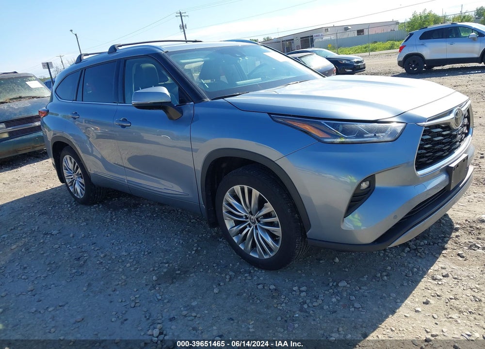 2022 TOYOTA HIGHLANDER PLATINUM VIN: 5TDFZRBH1NS225104