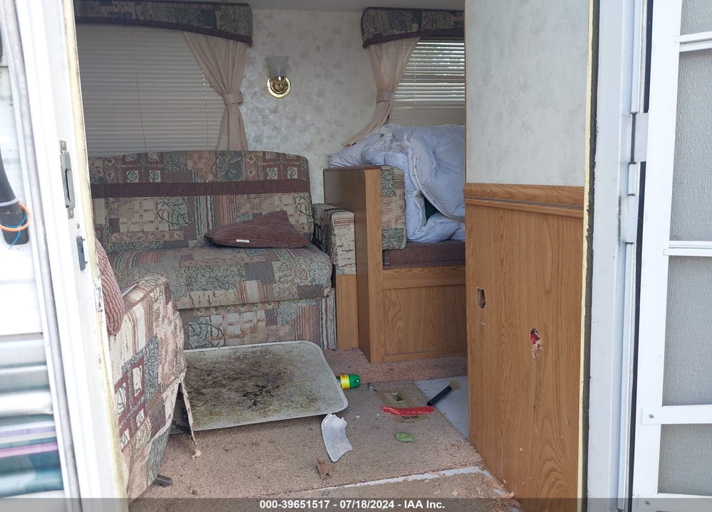1998 FLEETWOOD WILDERNESS VIN: 1ED1J2929W4268716