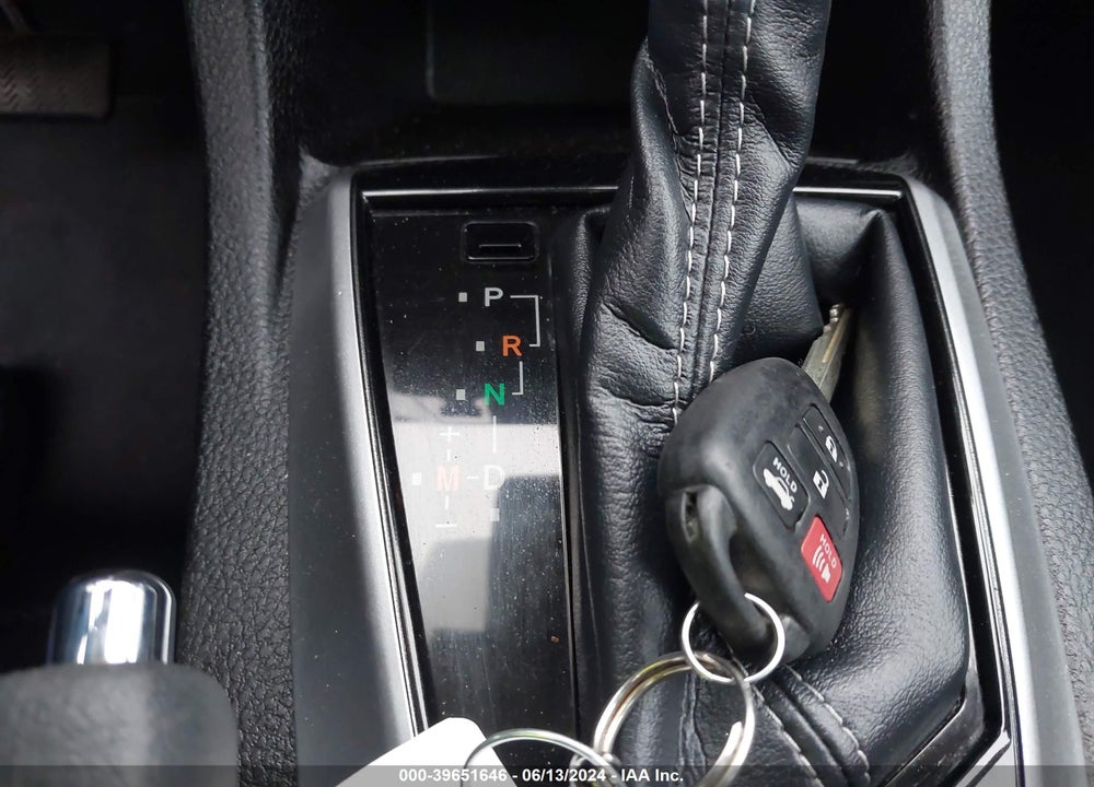 2019 TOYOTA COROLLA SE VIN: 5YFBURHE6KP878588