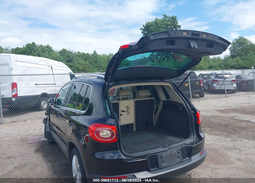 2009 VOLKSWAGEN TIGUAN SE VIN: WVGAV75N59W544034