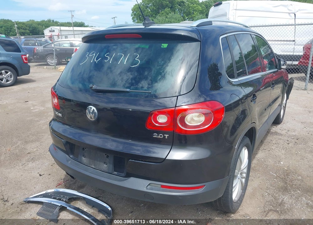 2009 VOLKSWAGEN TIGUAN SE VIN: WVGAV75N59W544034