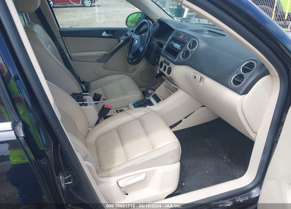 2009 VOLKSWAGEN TIGUAN SE VIN: WVGAV75N59W544034