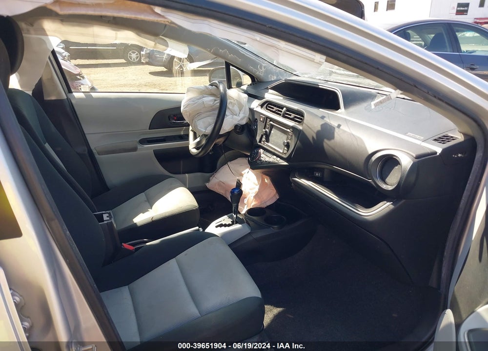 2014 TOYOTA PRIUS C THREE VIN: JTDKDTB30E1563752