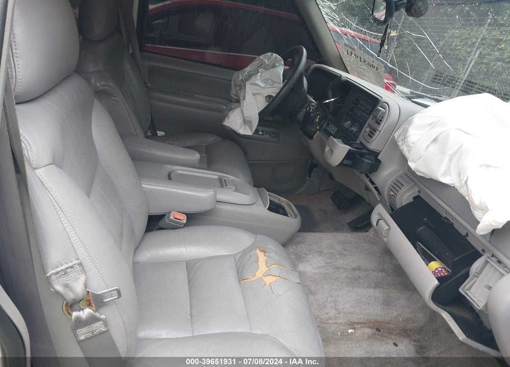 1999 GMC SUBURBAN 1500 SL VIN: 1GKFK16R0XJ745520