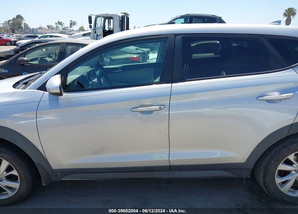 2019 HYUNDAI TUCSON VIN: KM8J23A42KU886136